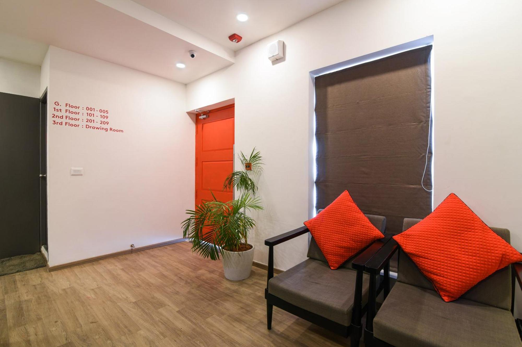 Super Townhouse Xotel Chennai Exterior photo