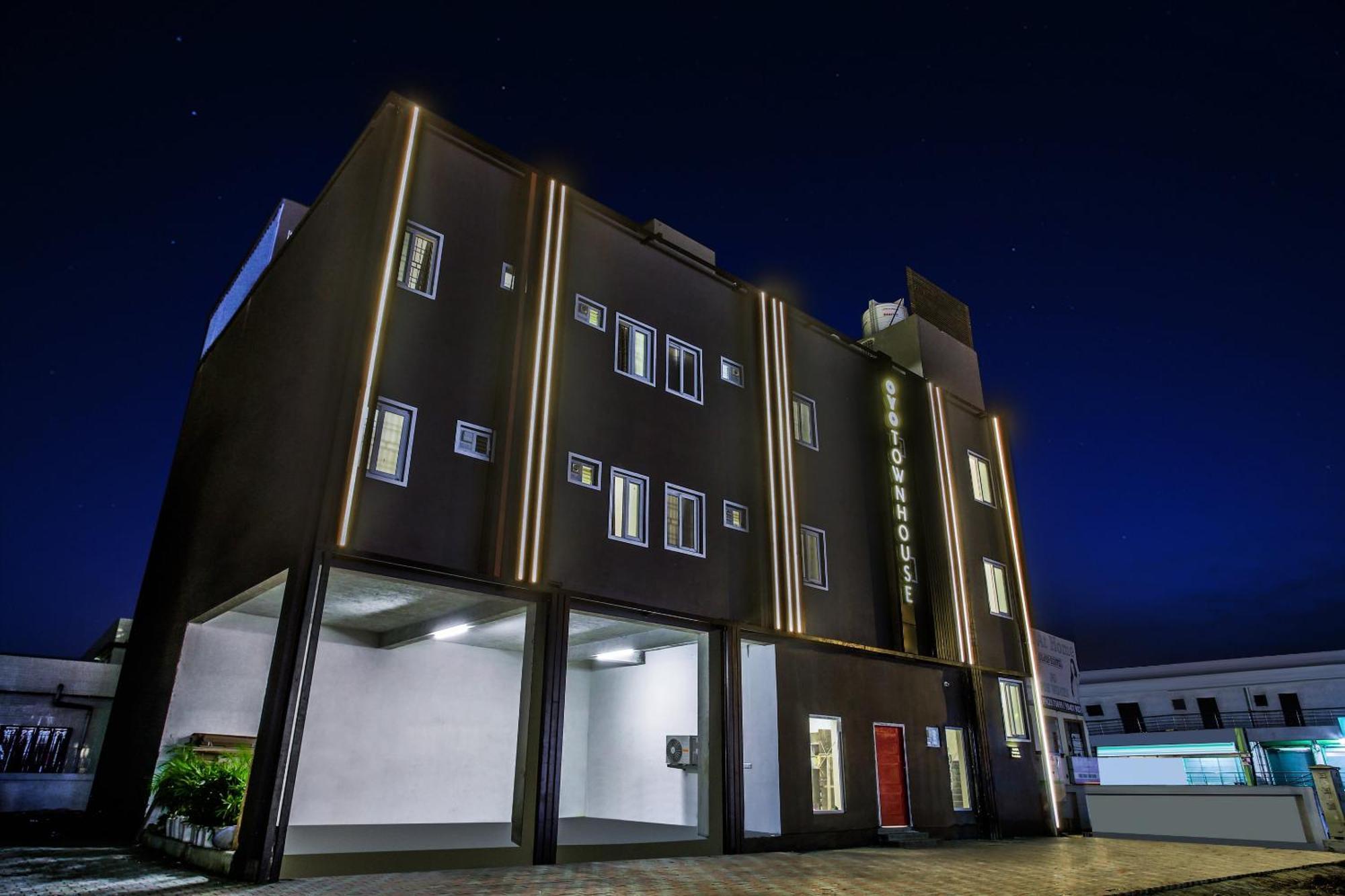 Super Townhouse Xotel Chennai Exterior photo